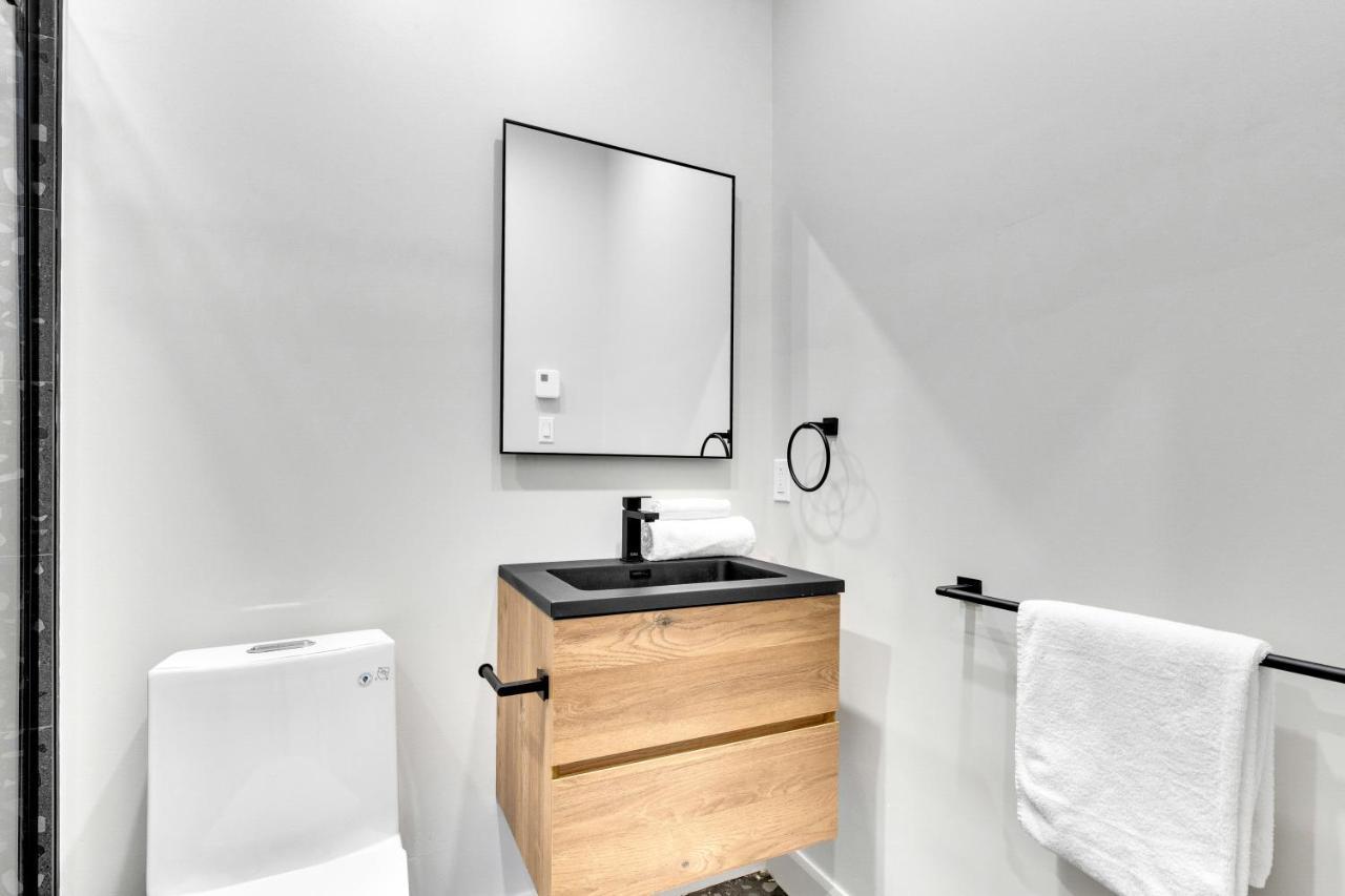 Deluxe Downtown Aparthotel Montreal